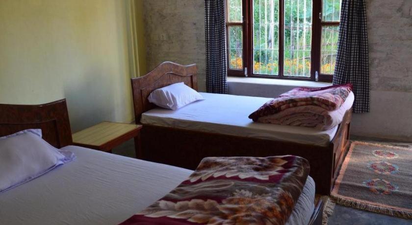Mystique Highland Resort Pokhara Extérieur photo